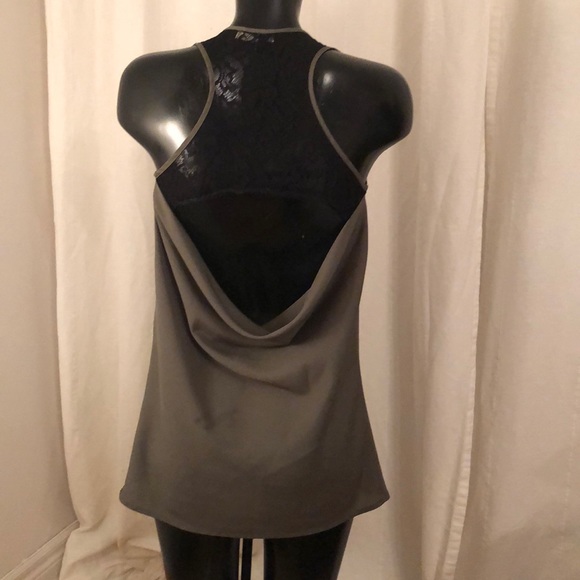 Green top - Picture 2 of 4